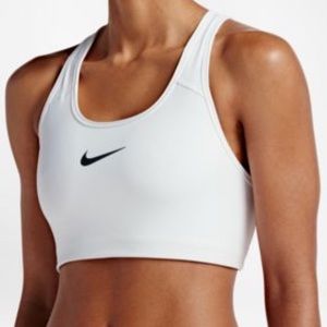white nike bra (I TAKE CASHAPP)